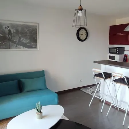 Joli T2 A 10min A Pied Du Village, Parking, Vue Degagee, Au Calme *