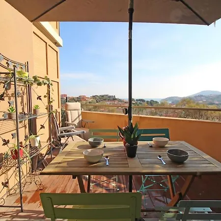 Joli T2 A 10min A Pied Du Village, Parking, Vue Degagee, Au Calme *